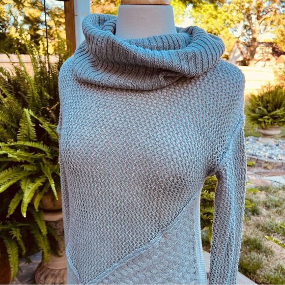 Love Scarlett Gray Loose Knit Sweater size Small - Picture 8 of 8